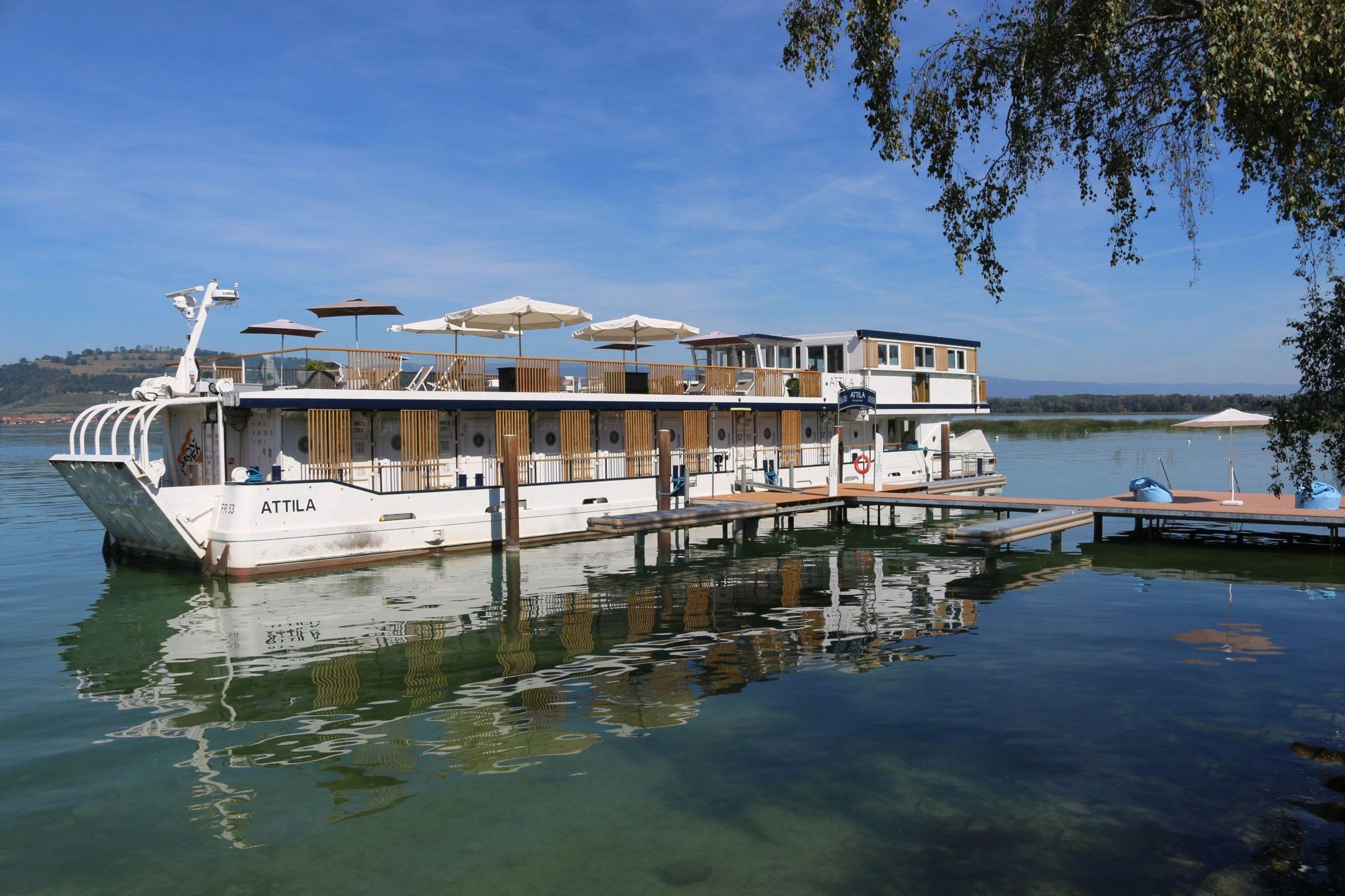 Schiff Attila am Steg – Netzwerkpartner von Lettra Design